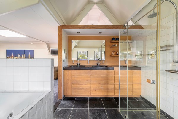 Foto - Te koop: Wonen op niveau!